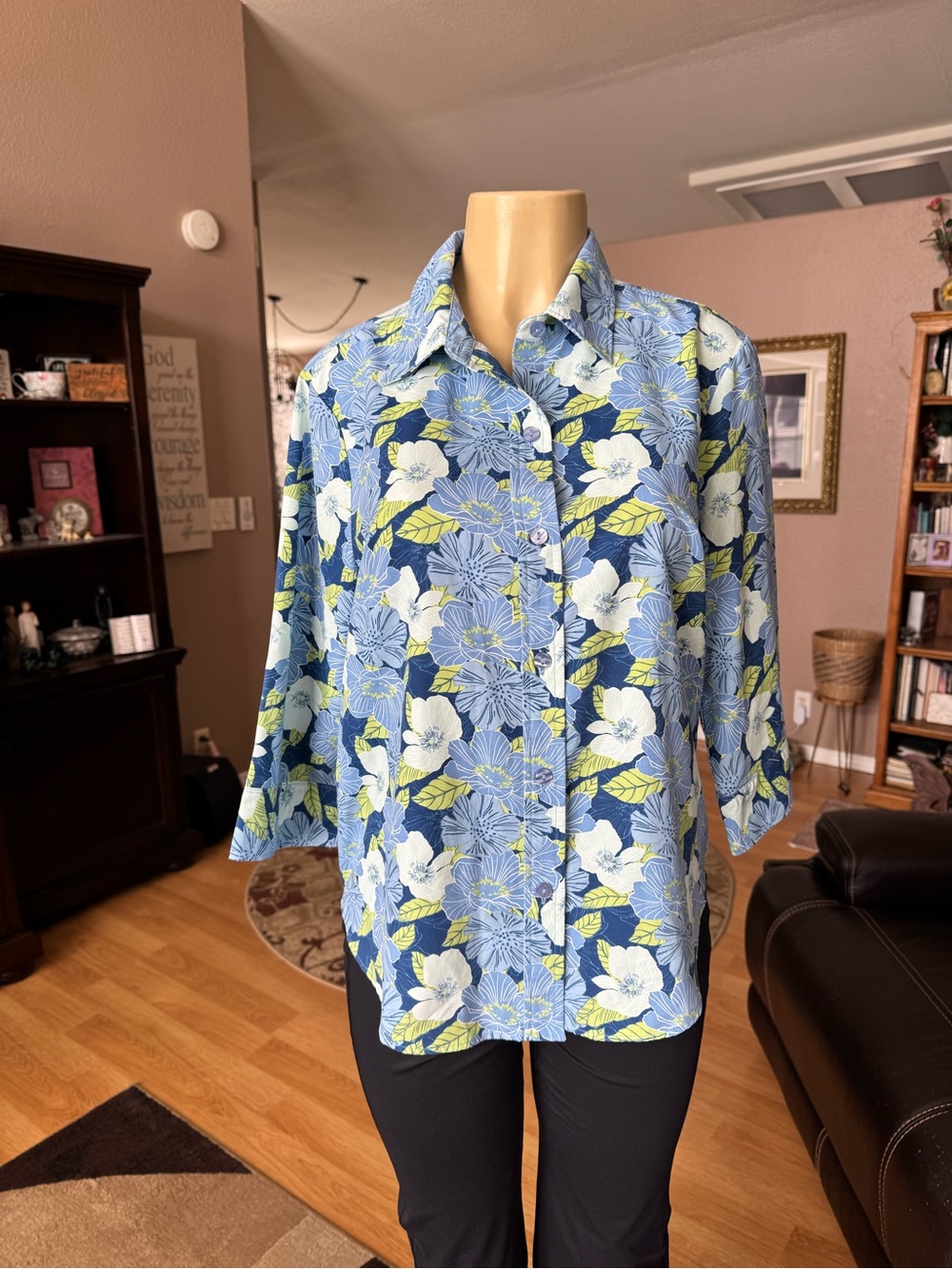 Blair blue floral 3/4 sleeves button up shirt-size M